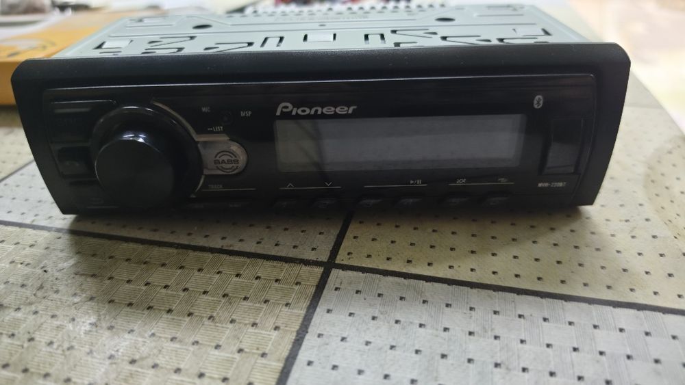 Radio samochodowe pioneer mvh-300bt