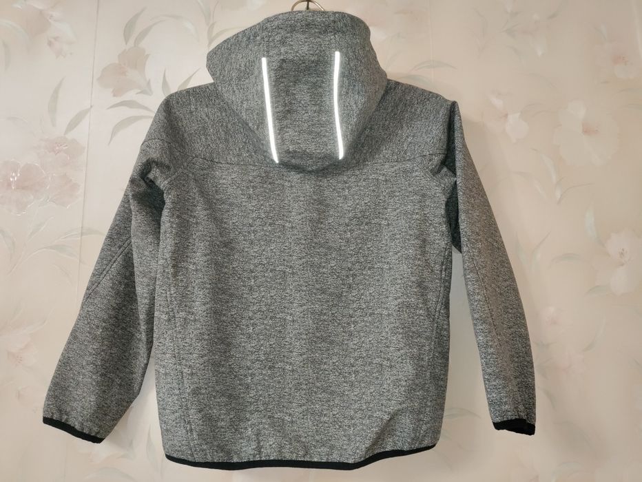 H&M куртка софтшел 8-9 лет
