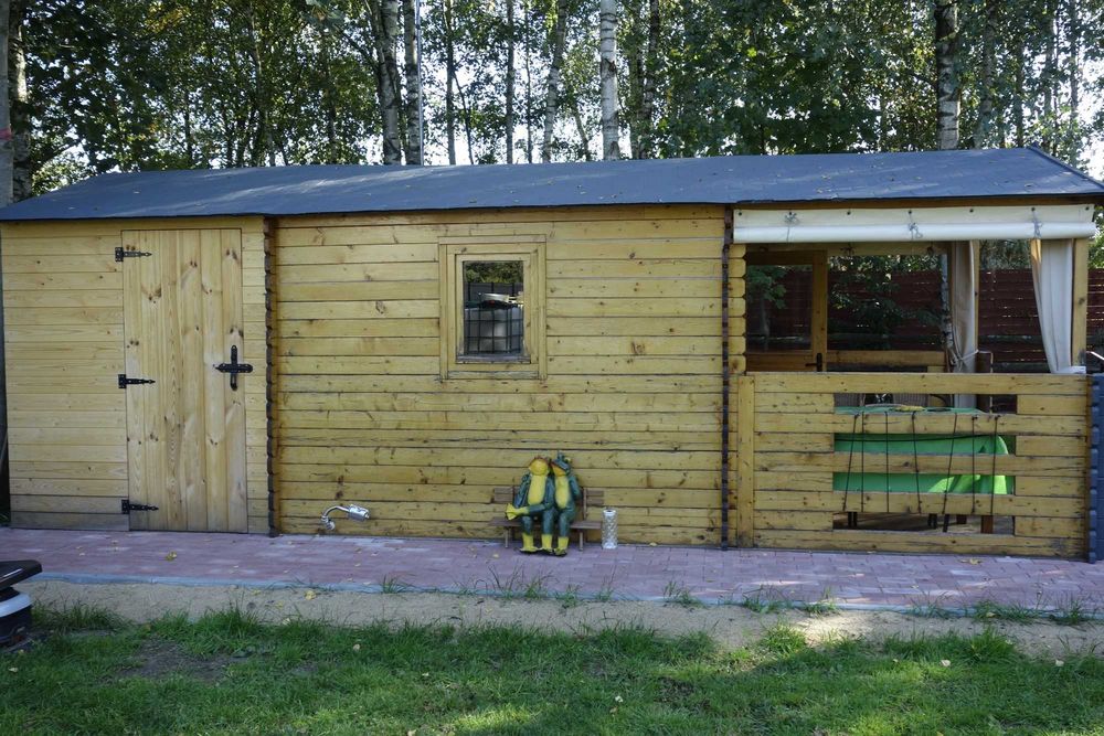 Domek rekreacyjny, drewniany na działkę.