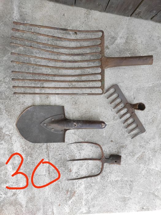 Narzędzia ogrodnicze szpedel,grabie,haczka,widły, noże struga,toporki