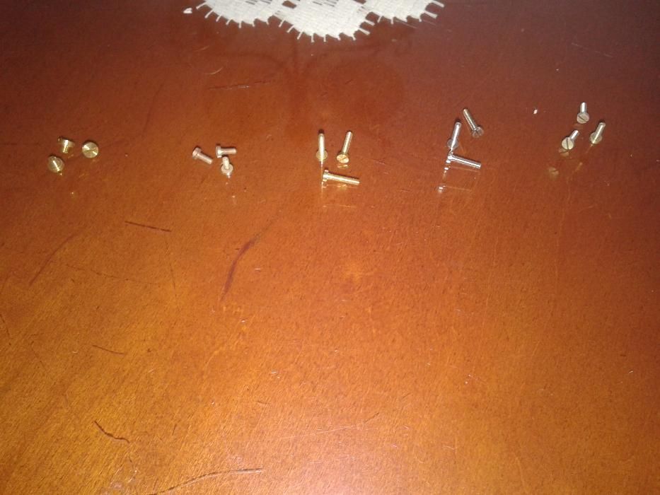 Śrubki do komputera 2x2