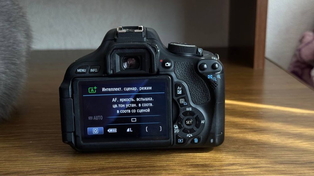 Продам Canon 600D+комплект