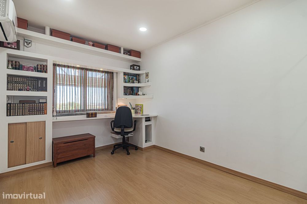 Apartamento T2 em Amora - Cruz de Pau