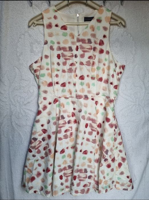 Vestido branco padrão flores Victorio&Lucchino TM L  VT 145