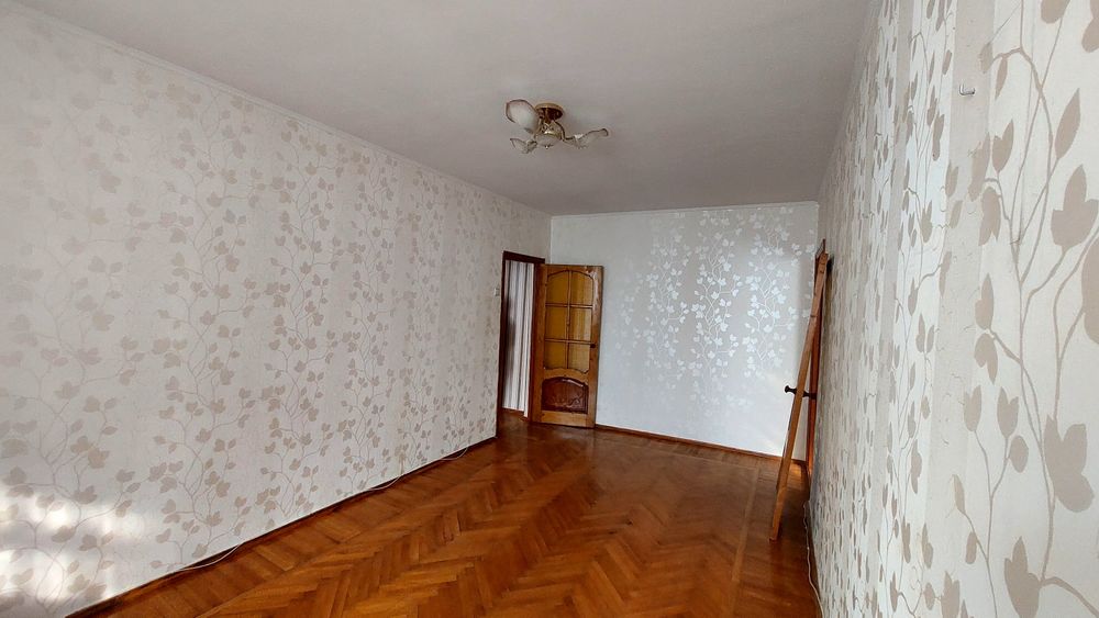 Продам 3-кімнатну квартиру. Вул.Київська,15.