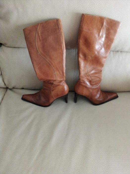 Botas de cor Castanhas de cano alto de senhora tamanho 35