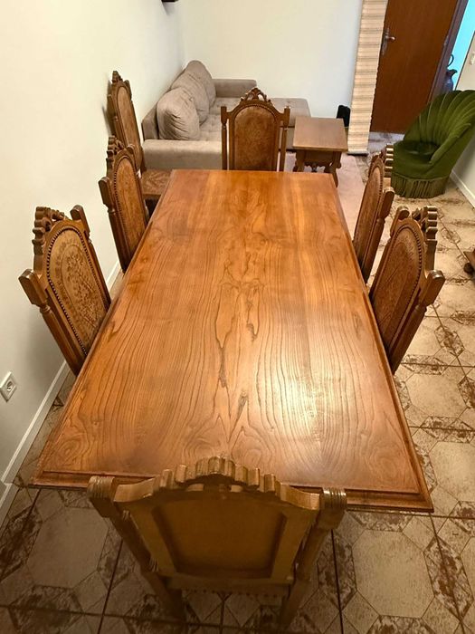 Mobília de sala de Jantar com requinte e durável. Madeira de carvalho!