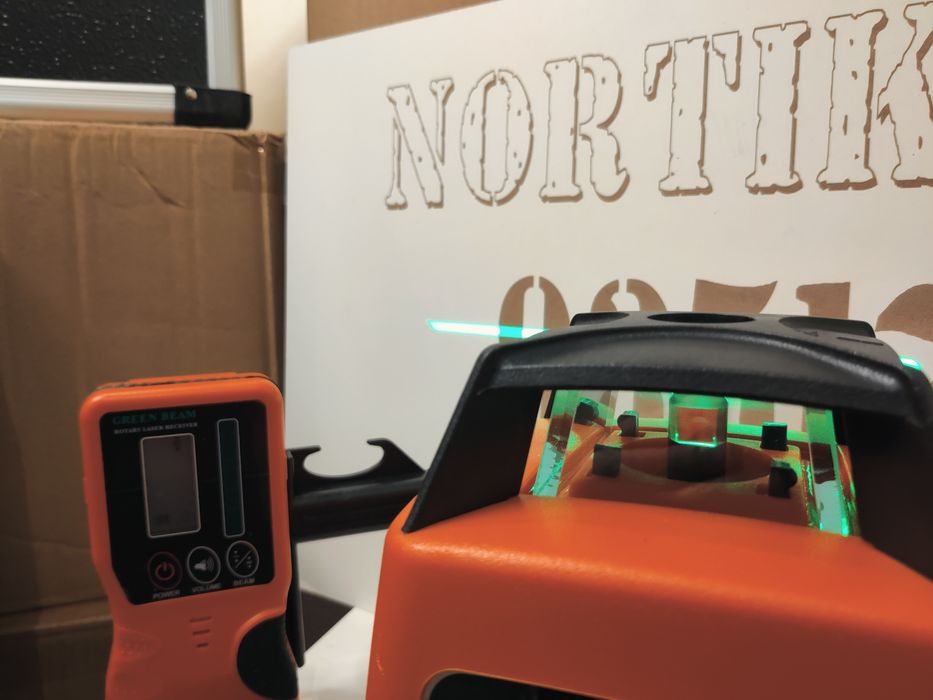 Nível Laser ROTATIVO. Alcance 500 m. Com RECEPTOR. NOVO. Autonivelante