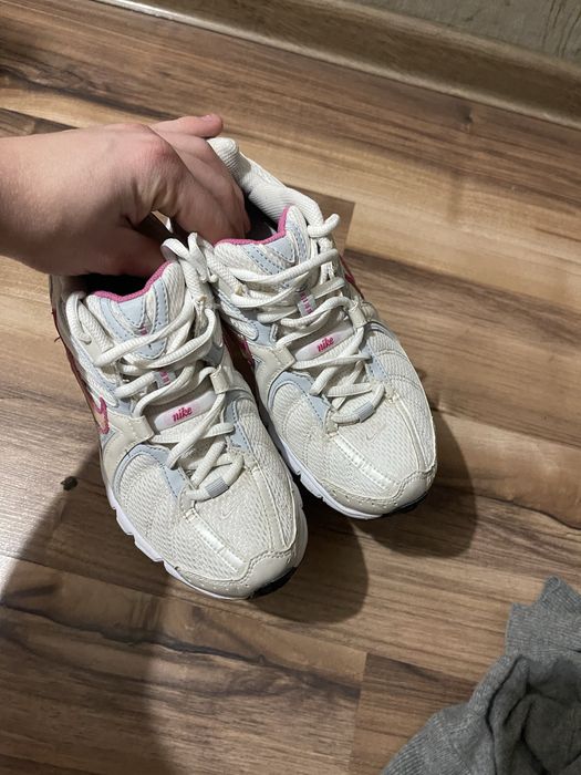 Продам жіночі кросівки nike