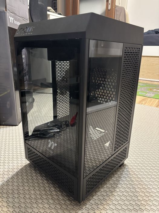 Thermaltake Tower 100 - obudowa Mini ITX