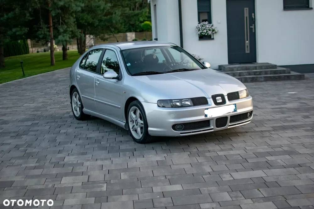 Samochód na wynajem Seat Leon 2004