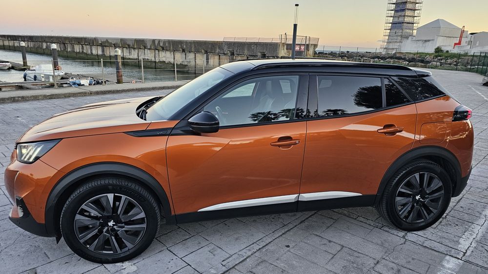 Peugeot e-2008 GT Line 50kw TECTO PANORÂMICO