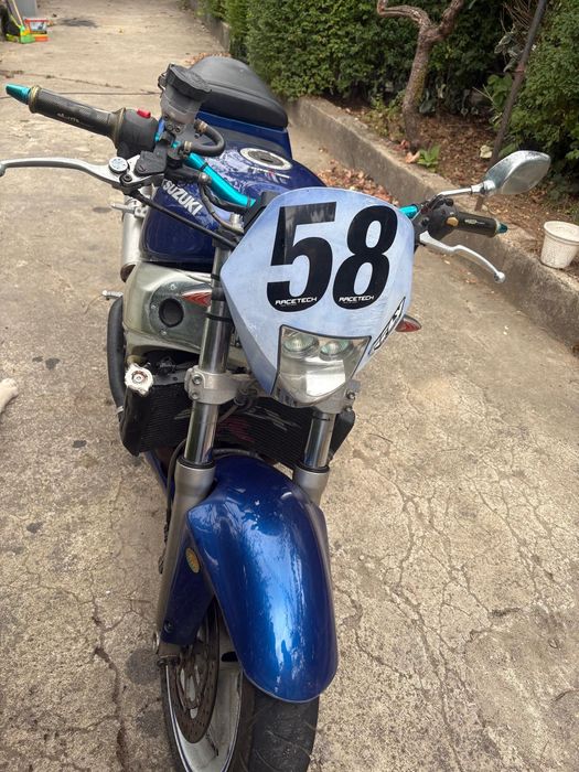 Suzuki gsx 600 R ( naked )