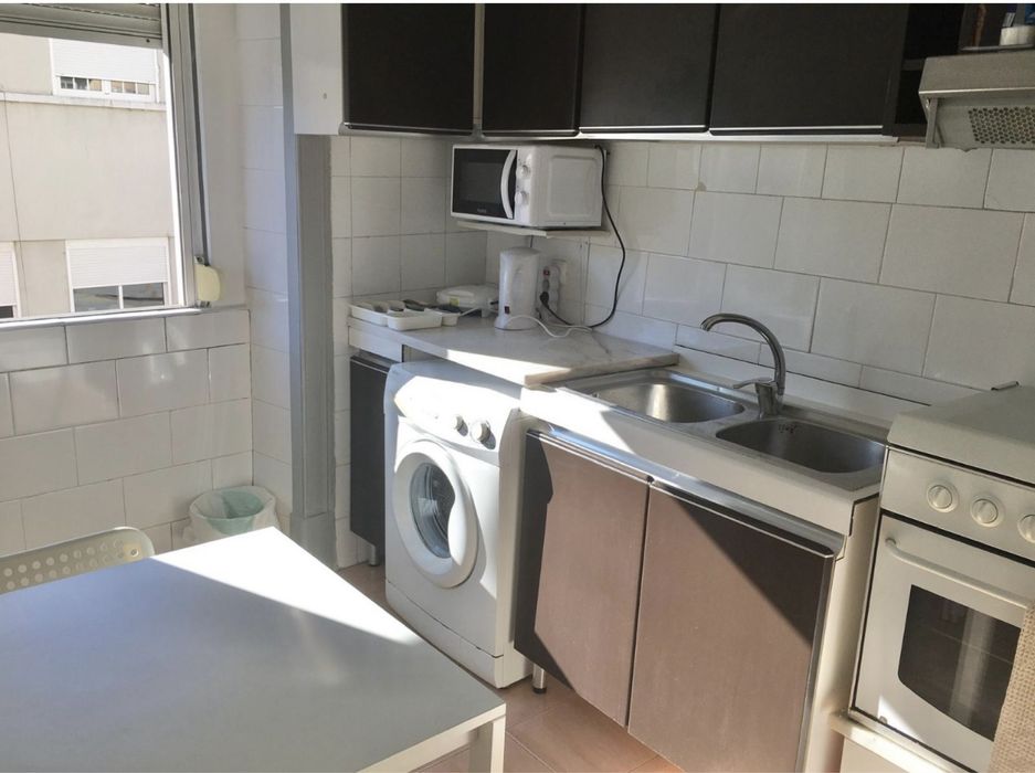 Arrendo quarto para 1 de setembro