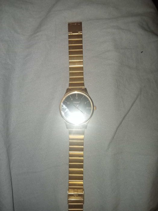 Relógio Casio Dourado e preto