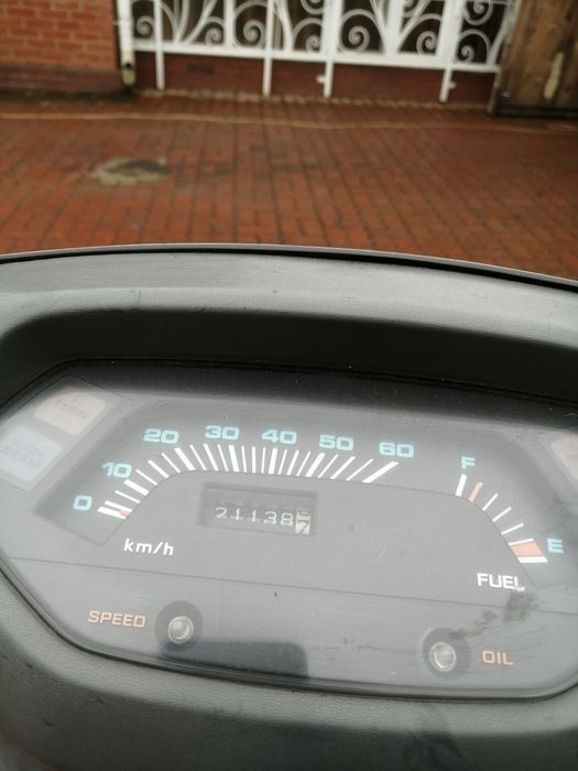 Двомісний японський мопед Honda LEAD AF-20 49см3