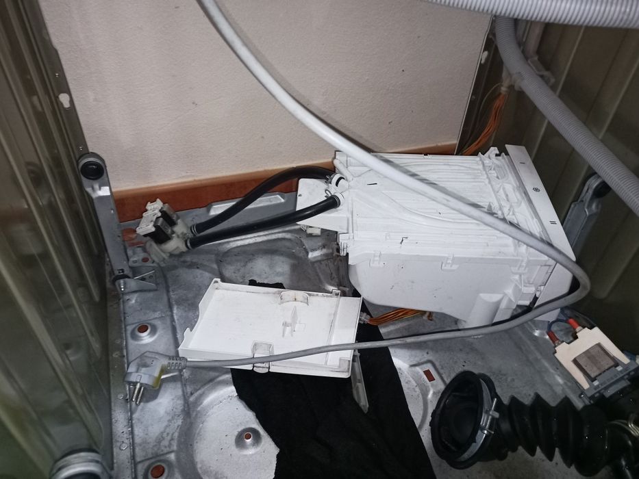 Máquina de lavar balay 8410, para pecas ou reparar, ler descrição !