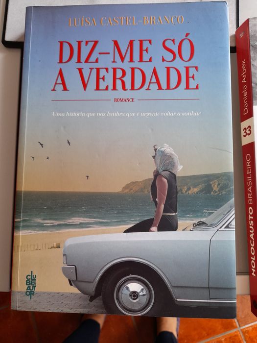 Livros variados como novos