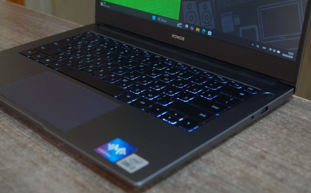 ГАРАНТІЯ Honor (IPS/Core i3-10110U/RAM 8ГБ DDR4/SSD 256ГБ)TVOYO
