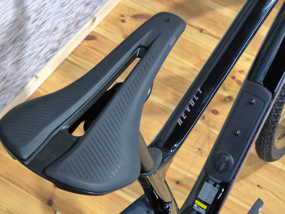Nowy rower gravelowy GIANT Revolt Advanced 2 VELOPOLIS