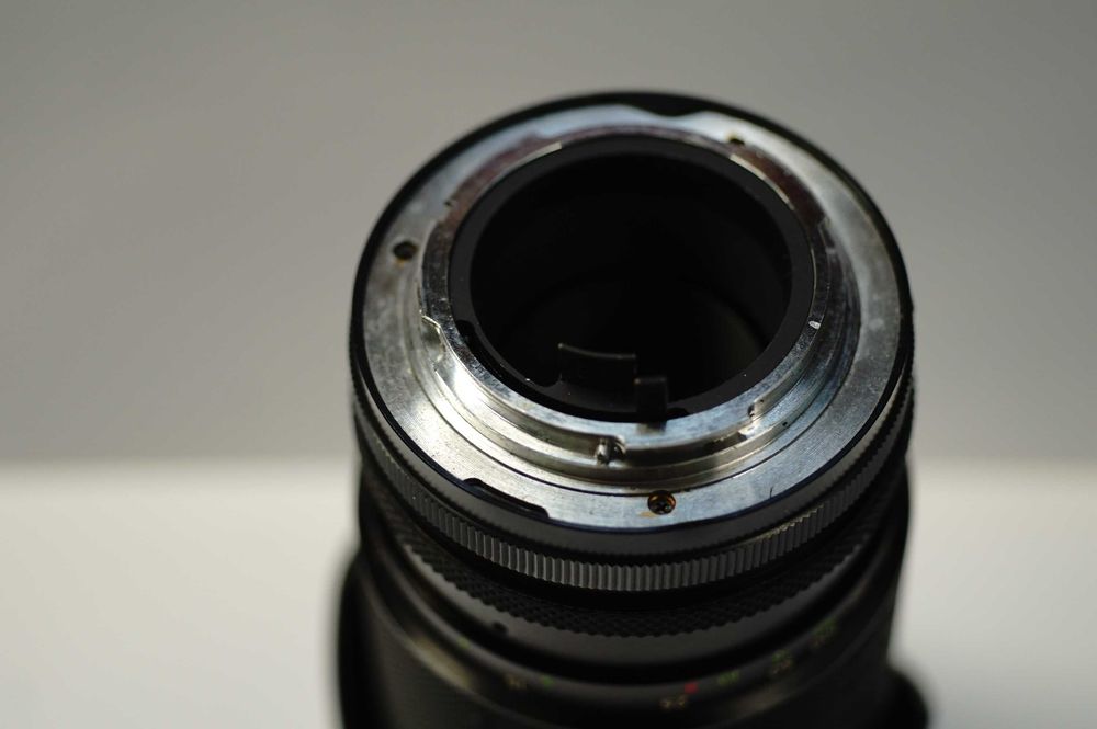 Sigma 135 2,8 multicoating Pantel mocowanie Konica AR