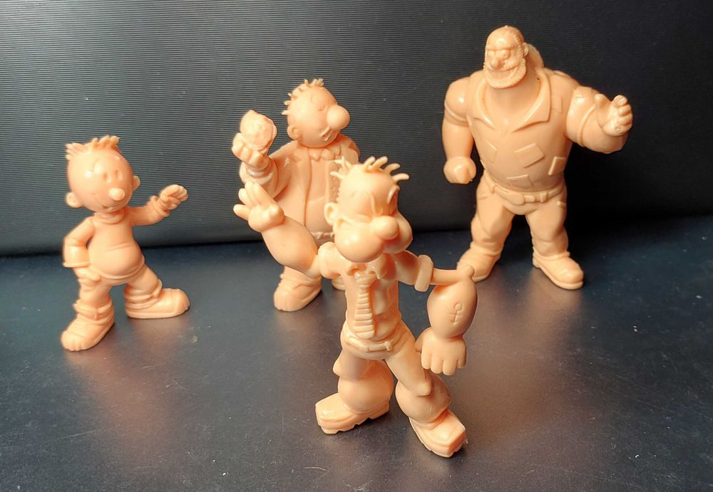 Lot of vintage PVC figurines. Popeye