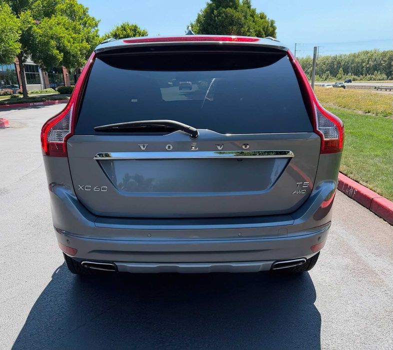 Volvo XC60      2018