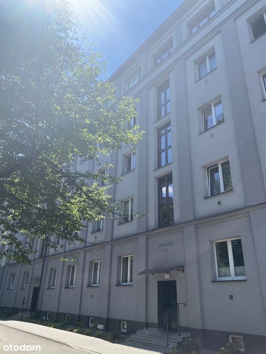 Przytulna kawalerka w eleganckiej kamienicy w centrum