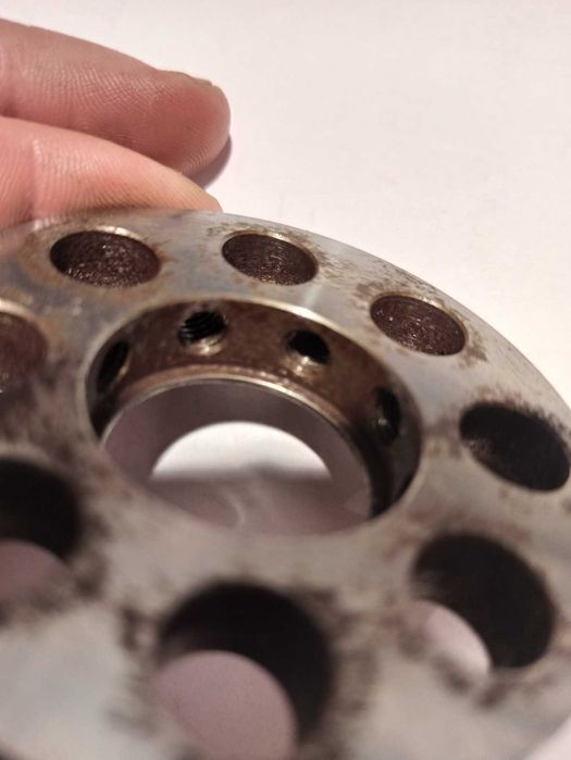 центровочная шайба с гужонами