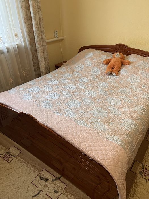 Продам кравать двухспальну в гарному стані