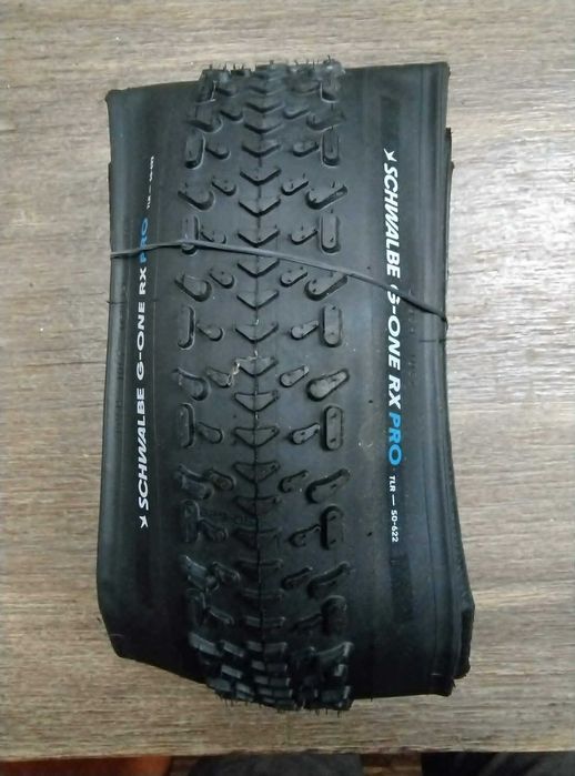 Opony gravelowe Continental, Pirelli