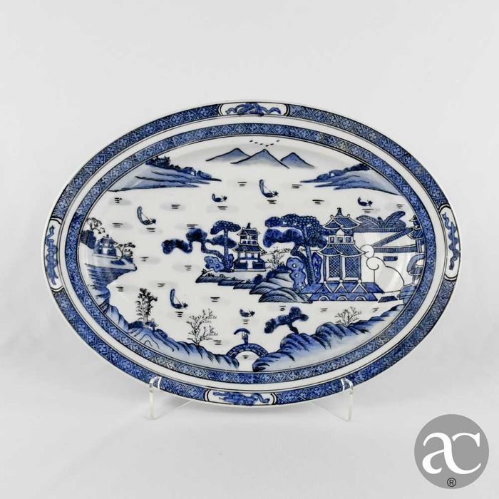 Travessa porcelana da China, decoração Cantão com pagodes e paisagem