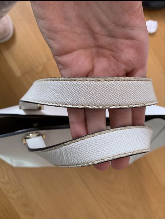 Mala da guess branca em bom estado