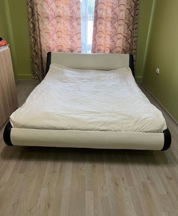 Ліжко двоспальне з ламелями