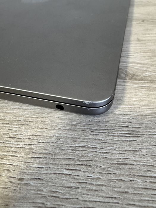MacBookAir 13” space gray 2022 (m2) 8gb 512gb space grey