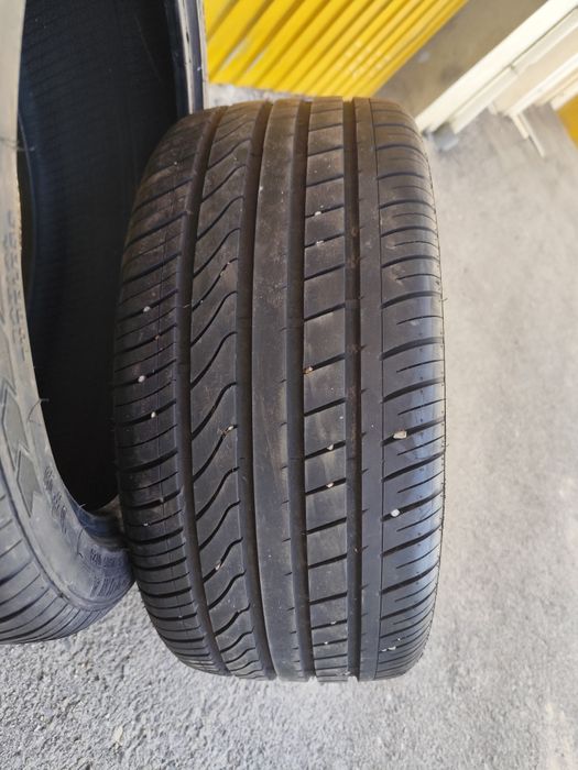 Pneus  225/40R18