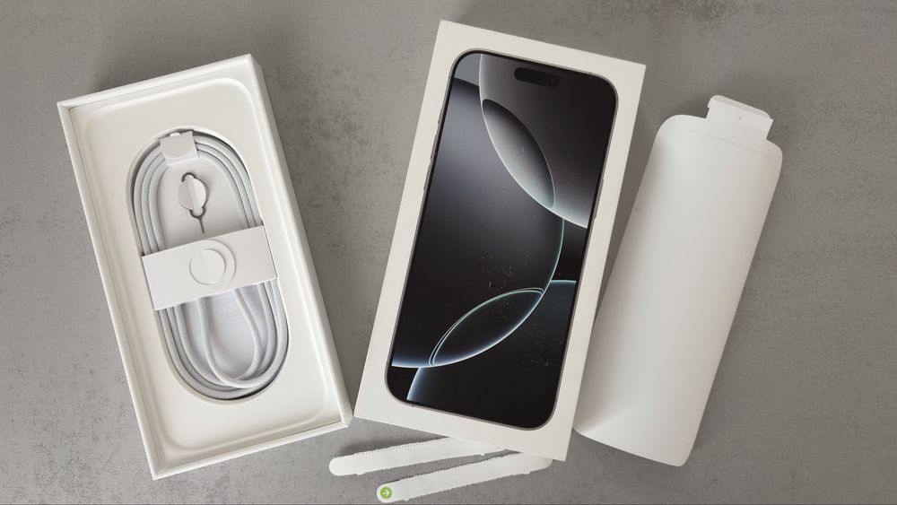 Iphone 16 pro max 256gb silver newerlock