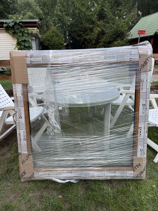 Nowe okno 120x120 w brazowym kolorze