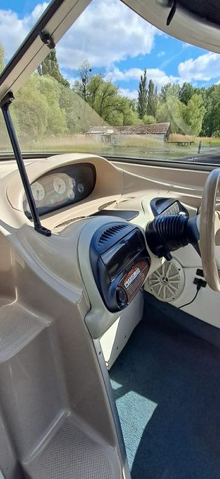 Łódź Bayliner Capri z przyczepą w cenie 50000