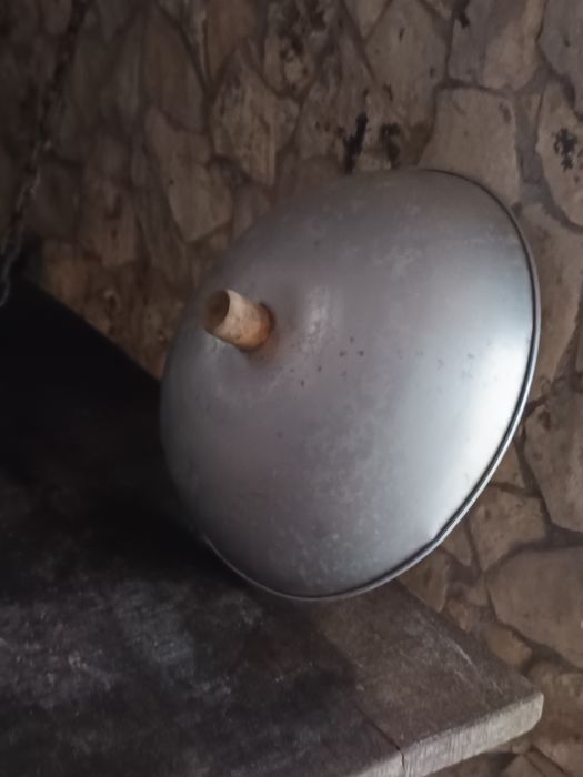 Cobertor alimentos ,antigo , madeira e alumínio