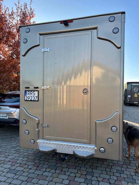 Koniowóz 3,5t Renault Master