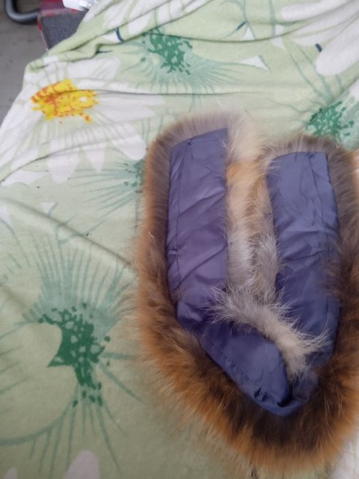 Воротник натуральний лисий состояние нормальное