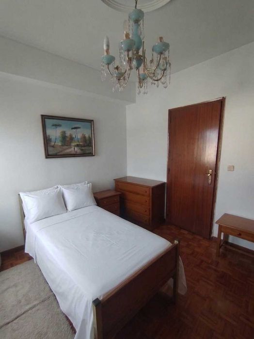 Quarto individual centro braga(despesas incluidas)