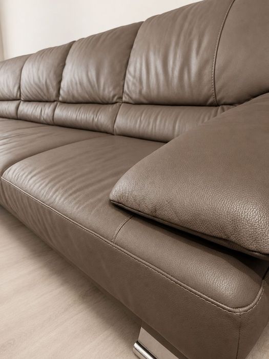 Шкіряний кутовий диван  коричневий.  Италия , Italsofa .  330*330  см