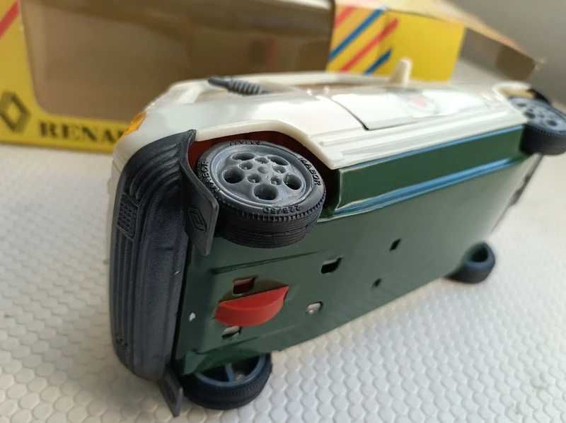 Renault 5 Brigada de Trânsito Brinquedo português antigo