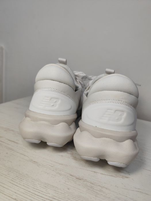Жіночі кросівки New Balance Fresh Foam Roav Elite
