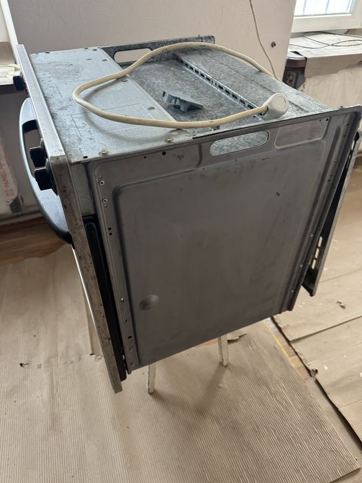 Продам духовку електричну