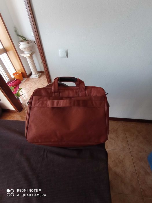 Pasta de trabalho/ PC e multiusos