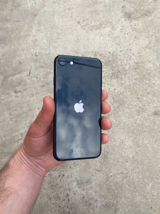 Iphone SE 2020 128 GB Neverlock АКБ 76% гарний стан гарантія