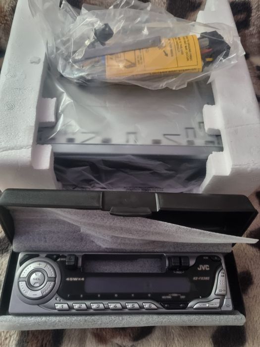 Новая кассетная автомагнитола